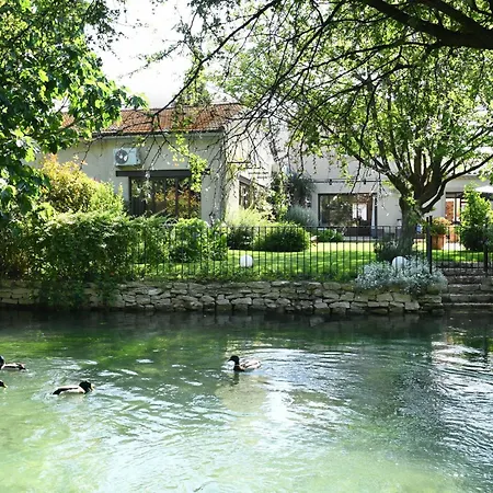 Profitez De La Quietude En Bord De Riviere, A 5 Min Du Centre *